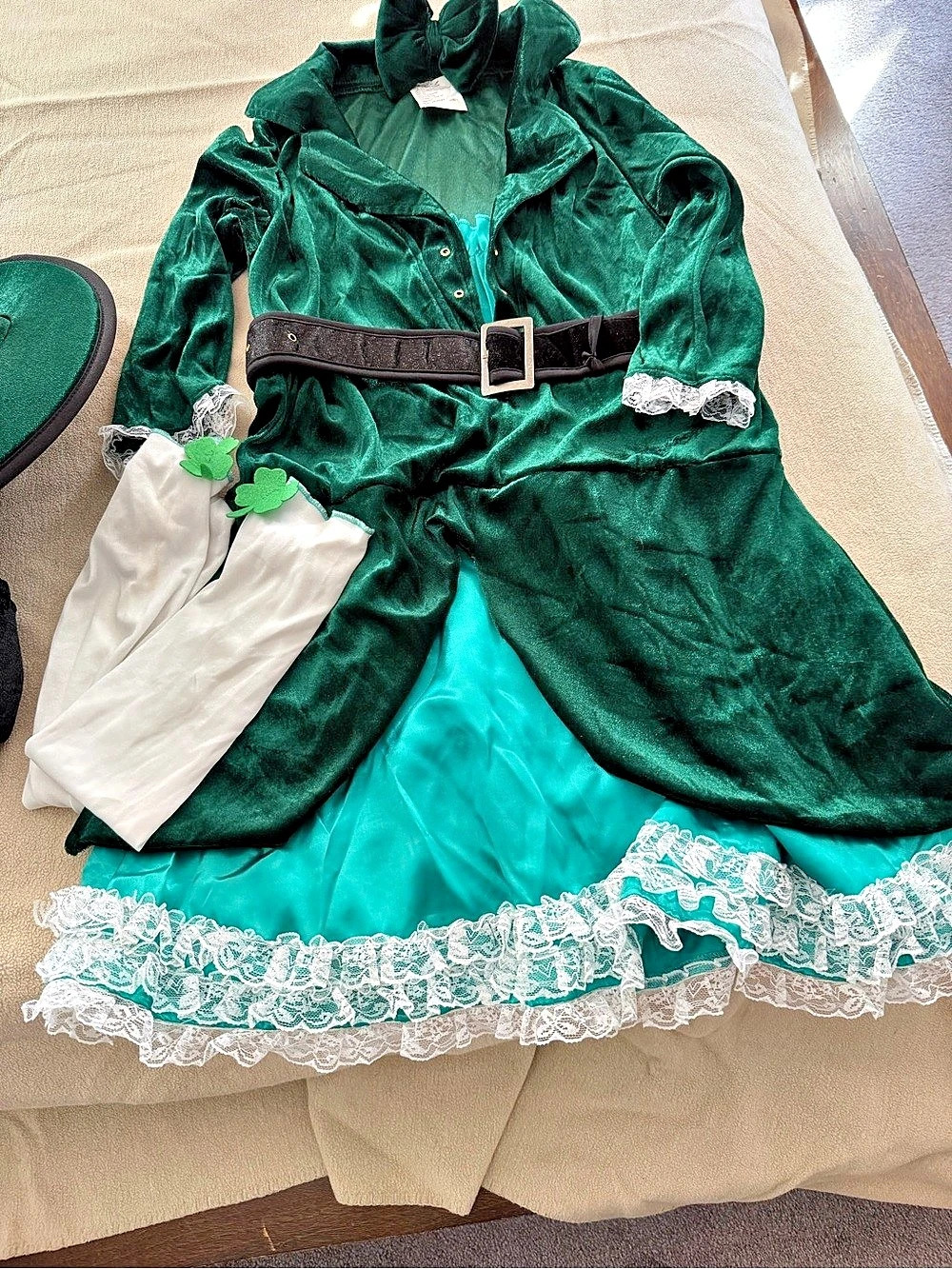 Fun World Green & White St. Patrick's Costume